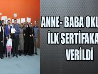 ANNE-BABA OKULUNDA İLK SERTİFİKALAR VERİLDİ