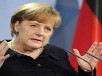 Merkel, Almanya'nın 'Erdoğan Şiiri' ile İlgili Kararını Açıklayacak