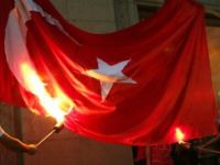 Ermeniler Türk ve Azeri Bayrağı Yaktılar