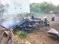 ATEŞLE OYNAYAN ÇOCUKLAR KÖMÜRLÜĞÜ YAKTI