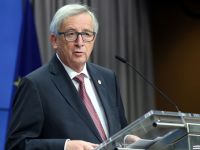 Juncker: AB Türkiye'ye ders vermekten çekinsin