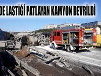 Gebze'de lastiği patlayan kamyon devrildi