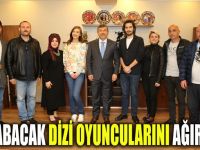 Karabacak Elif dizisinin oyuncularını ağırladı