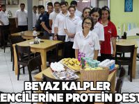 Beyaz Kalpler öğrencilerine protein desteği