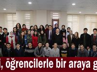 Evci, öğrencilerle bir araya geldi