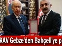 TÜRKAV Gebze'den Bahçeli'ye plaket