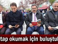 Kitap okumak için buluştular