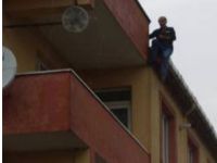 Binanın çatısına çıktı, intihar etmek istedi!