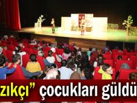 “Mızıkçı” çocukları güldürdü