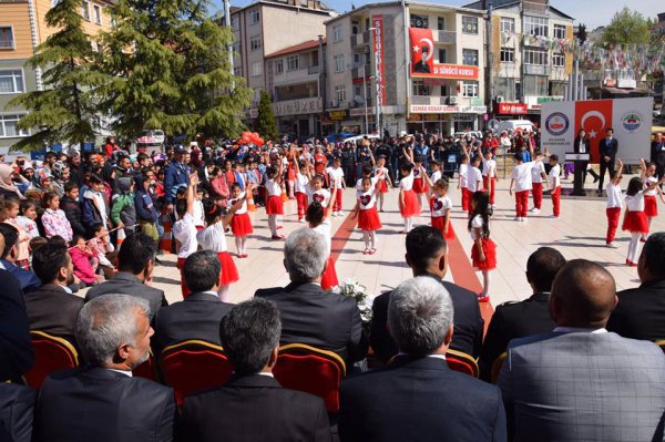 23nisan-ulusal-egemenlik-ve-cocuk-bayram-(1).jpg