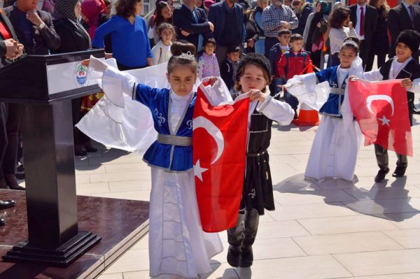 23nisan-ulusal-egemenlik-ve-cocuk-bayram-(4).jpg
