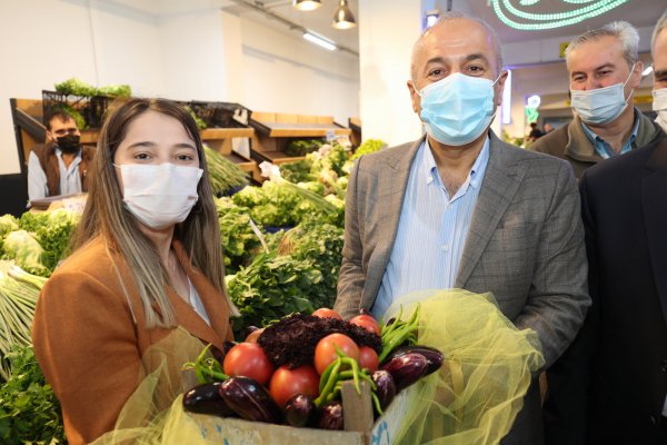 b00i2121_1600x1067.jpg b00i2121_1600x1067.jpg