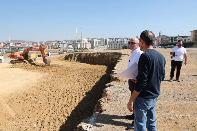 baskan-biyik,-spor-kompleksi-insaatini-inceledi-(5).jpg