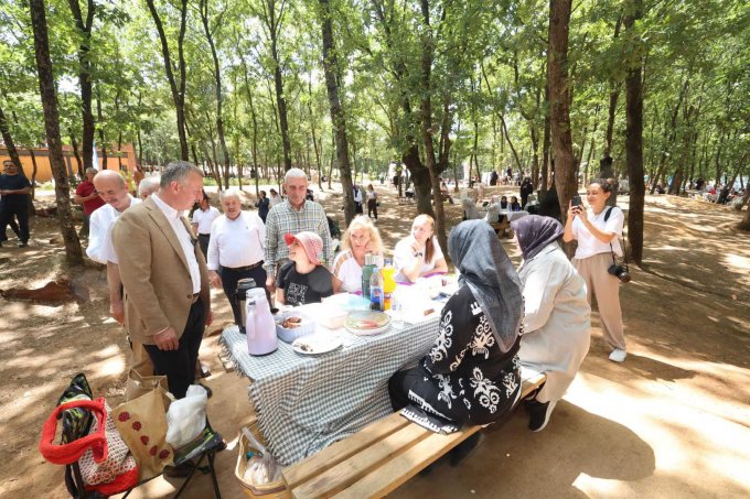 baskan-buyukakin,-gebzede-annelerin-piknigine-katildi-(5)-(buyuk).jpg