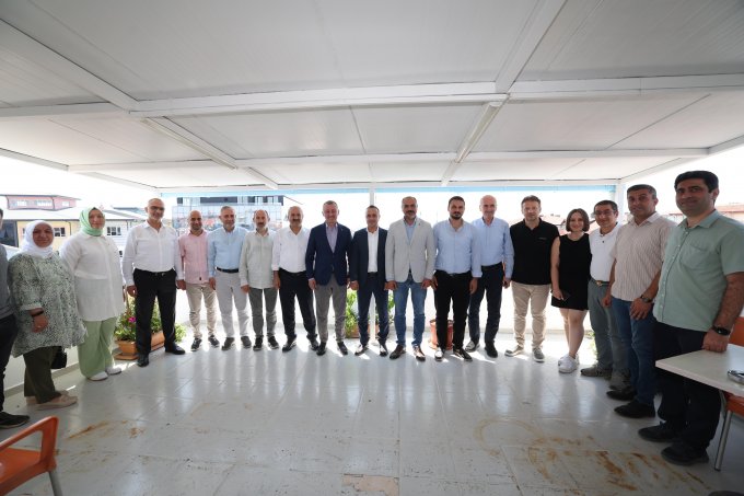 baskan-buyukakin,-gebzede-meslek-odalari-baskan-ve-yoneticileriyle-bir-araya-geldi-(1).jpeg