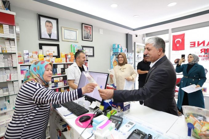 baskan-omeroglu’ndan-eczacilar-gunu-ziyareti-(18).jpg