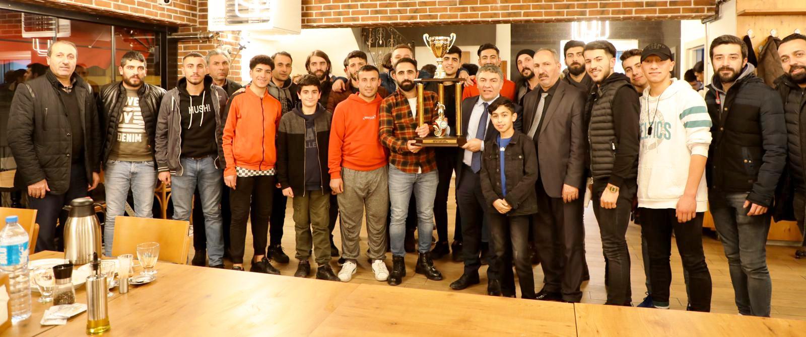 belediyespor-sampiyonluk-yemegi-(6).jpg