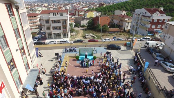 binlerce-fidan-ogrencilerle-bulustu2.jpg binlerce-fidan-ogrencilerle-bulustu2.jpg