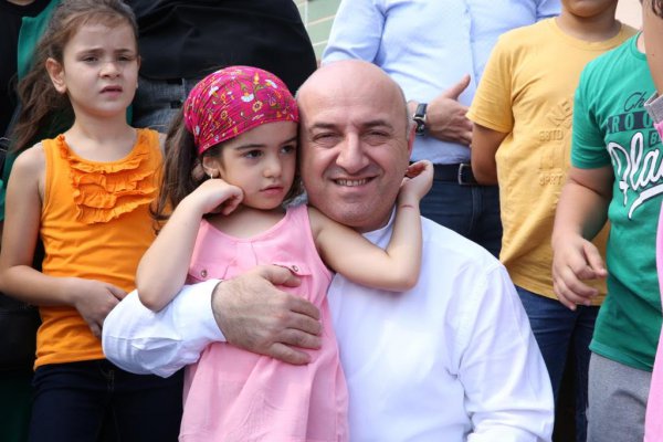 binlerce-fidan-ogrencilerle-bulustu3.jpg binlerce-fidan-ogrencilerle-bulustu3.jpg