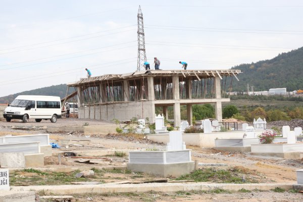 biyik,-mezarlik-hizmet-binasi-insaatini-inceledi-(4).jpg