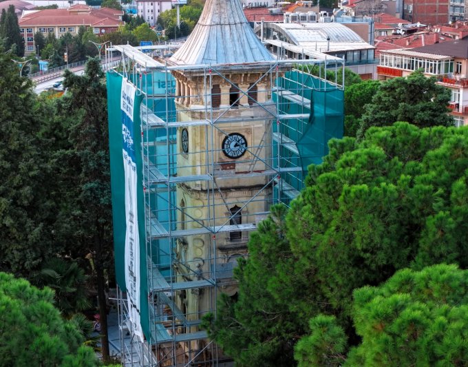buyuksehirden-izmit--saat-kulesinde-titiz-calisma-(1).jpeg