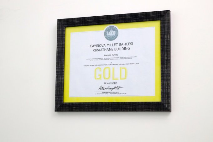 buyuksehirin-kutuphanelerine-yesil-bina-sertifikasi-(6)-.jpg