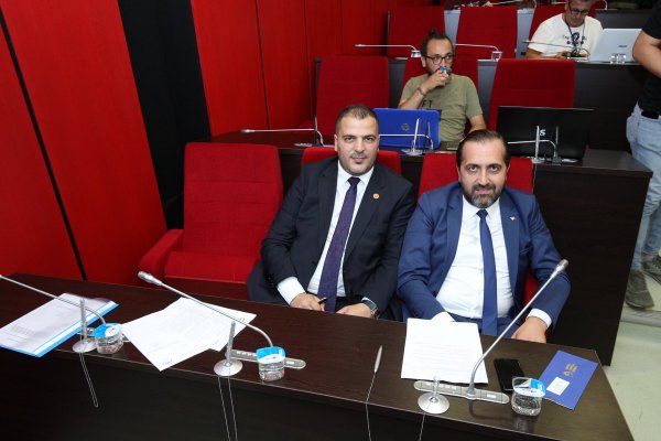 d86f3347_1200x800.jpg d86f3347_1200x800.jpg