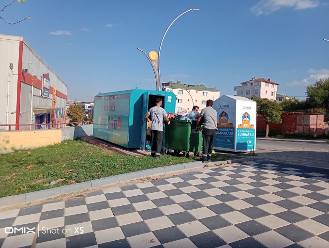 darica’da-atiklar-mobil-atik-getirme-merkezleri-ile-geri-donusume-kazandiriliyor.jpg