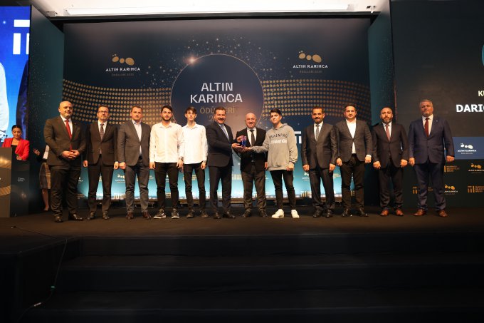 darica-belediyesi’ne-altin-karinca-odulu-(3)-001.jpg