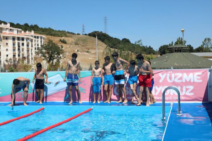 dilovali-cocuklar-havuza-doyacak-haberi-(5).jpg