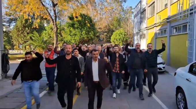 dyo_boya_iscisi_sadaka_degil_alin_terinin_hakkini_istiyor_1.jpg dyo_boya_iscisi_sadaka_degil_alin_terinin_hakkini_istiyor_1.jpg