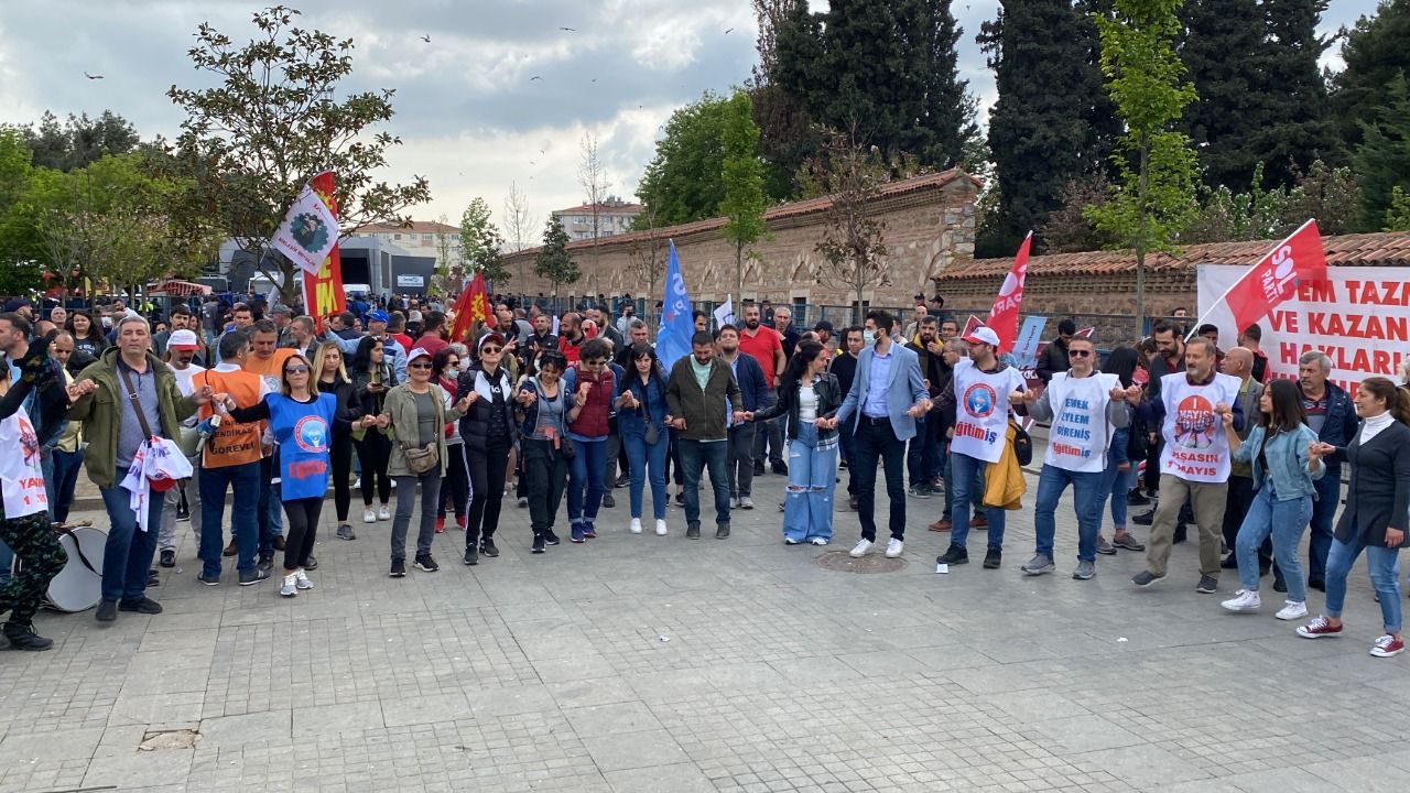 kocaelide-1-mayis-coskusu-8564-dhaphoto2.jpg kocaelide-1-mayis-coskusu-8564-dhaphoto2.jpg