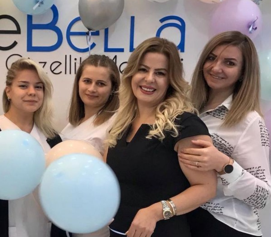 purebella-estetik-ve-guzellik-merkezi-genel-muduru-gunnaz-gulsen-acilista-konuklariyla-yakindan-ilgilendi..jpeg purebella-estetik-ve-guzellik-merkezi-genel-muduru-gunnaz-gulsen-acilista-konuklariyla-yakindan-ilgilendi..jpeg