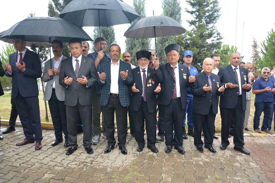 yaman-ve-toltar,-15-temmuz-anisina-sehitligi-ziyaret-ettiler-(3).jpg