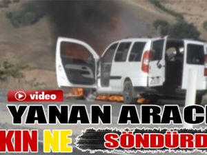 Yanan aracın imdadına kepçe yetişti