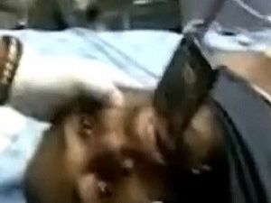 Boğazından telefon çıktı