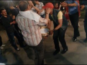 Misket Havasıyla Hunharca Dans Eden Adam