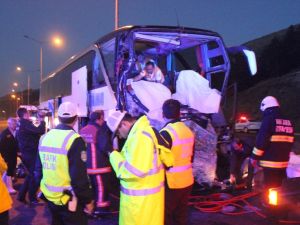 Başkent’te otobüs kazası: 2 ölü, 31 yaralı
