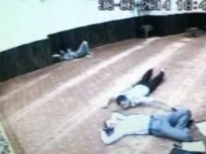 Avına sürünerek gitti ve...