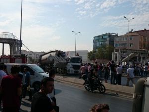 Avcılar'da üstgeçit çöktü