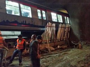 Hacıosman - Yenikapı metrosu kaza yaptı