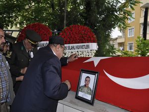 Son yolculuğuna uğurlandı