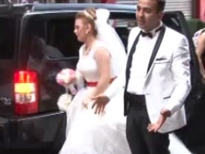 Bu mutlu günlerinde eylemin ortasında kaldılar